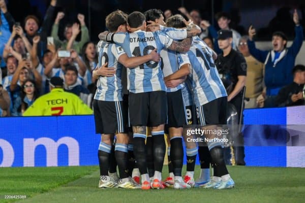 Messi Argentinani tabrikladi