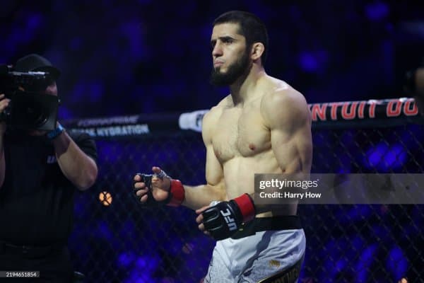 Дунёдаги энг кучли уч футболчи ким? Ислом Махачев жавоб берди