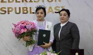 Афрўза Хамдамовага “Зулфия ” мукофоти тантанали тарзда топширилди  