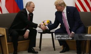 Шахмат. Владимир Путин Дональд Трампга қарши