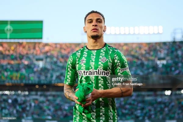 Антони: "Барса"ни ютиш имконсиз эмас, сабаби "Реал"ни мағлуб этдик"