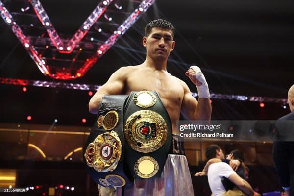 Дмитрий Бивол рингга қайтиш вақтини эълон қилди