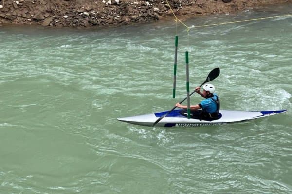 Ўзбекистоннинг энг кучли слаломчилар беллашди