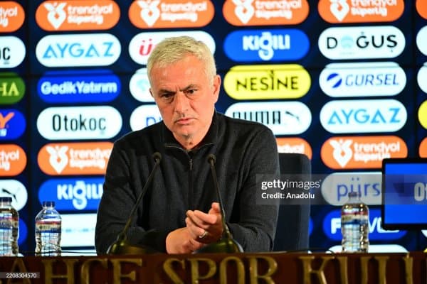 Моуриньо ижарадаги футболчини жамоада олиб қолмоқчи