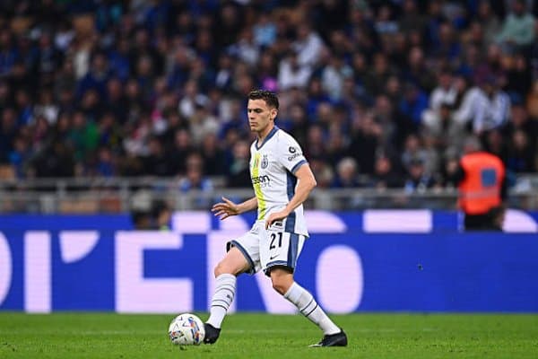 А Серия. "Интер" ишончли ҳисобда зафар қучиб, чемпионлик учун яна бир қадам ташлади 