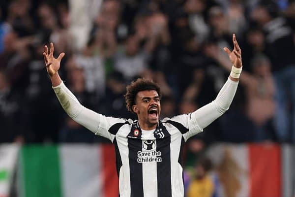 "Ювентус" 21 ёшли ҳимоячини жамоада сақлаб қолмоқчи