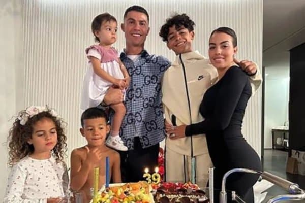 Роналдунинг ўзи ва оиласи хавф остида!