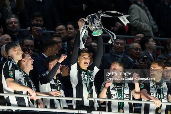 АПЛ ва Бундеслига клублари ёш ярим ҳимоячи учун курашади