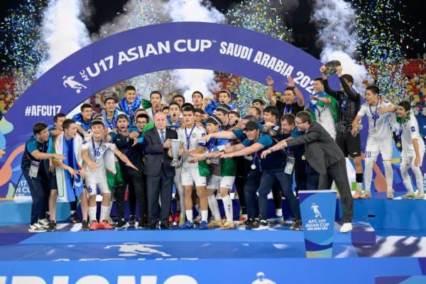 Чемпионларга машина совға қилинади