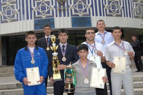 Ўзбек муайтайининг "Олтин авлод"и!