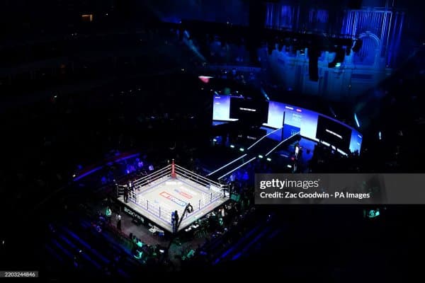 Яна бир ҳамюртимиз проф боксда навбатдаги жангини ўтказади