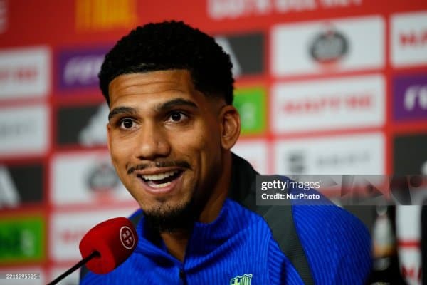 Араухо: "Келажакда "Барса" барчани даҳшатга соладиган жамоа бўлади"