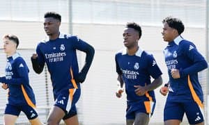 "Барса" мухлислари "Реал" билан ўйин олдидан Винисиусни ҳақорат қилишди