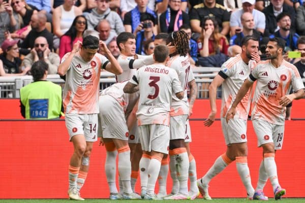 “Рома” қоладиган футболчилар рўйхатини тузди: Шомуродов борми?