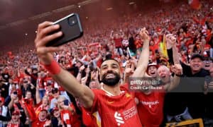 Салоҳ тарихий голни мухлислар билан нишонлади (ФОТО)