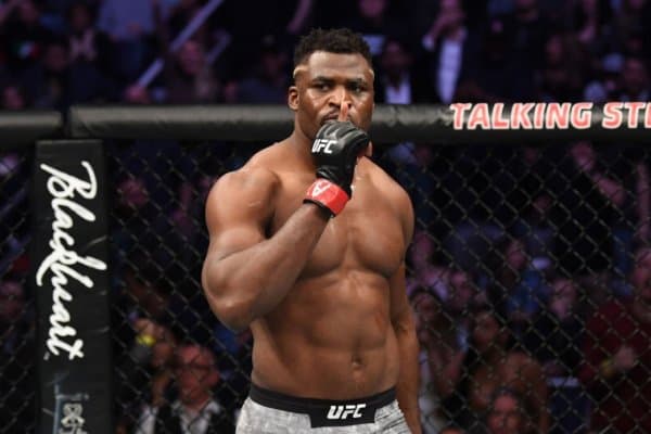 Машҳур жангчи Фрэнсис Нганну 17 ёшли қизни ўлдириб қўйди