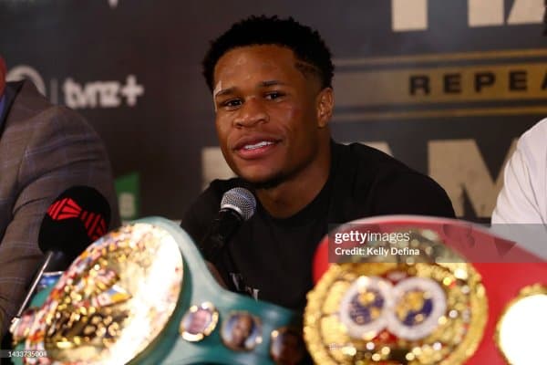 Таниқли боксчи дунёдаги 5 нафар энг яхши чарм қўлқоп усталари кимлигини айтди. Улар орасида Муроджон Аҳмадалиевнинг бўлажак рақиби ҳам бор