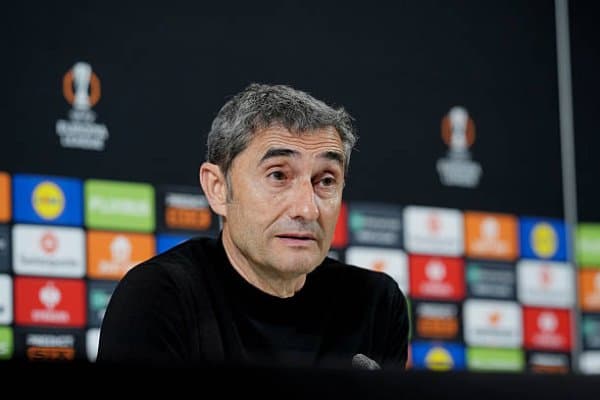 Эрнесто Вальверде "Манчестер Юнайтед"га қарши баҳсдан сўнг ҳакамлардан норози бўлди