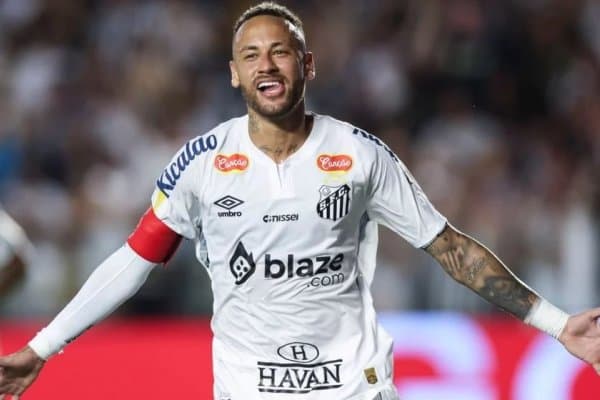 Неймар жамоамга қадам босмасин!