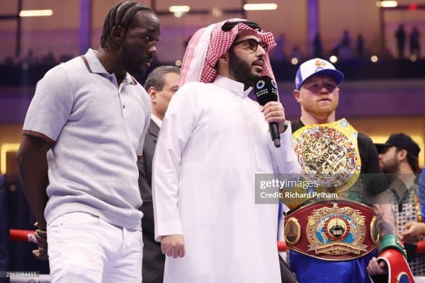 Узоқ кутилган тўқнашув: Теренс Кроуфорд Сауль Альваресга қарши жанг қилади!