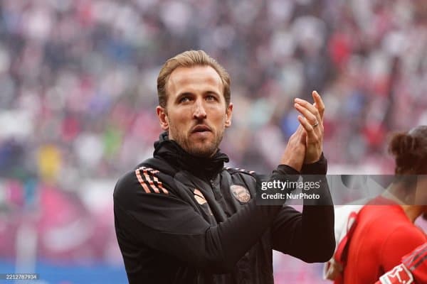 Фаолиятидаги дастлабки совринни қўлга киритган Кейн ҳиссиётларини яшириб тура олмади