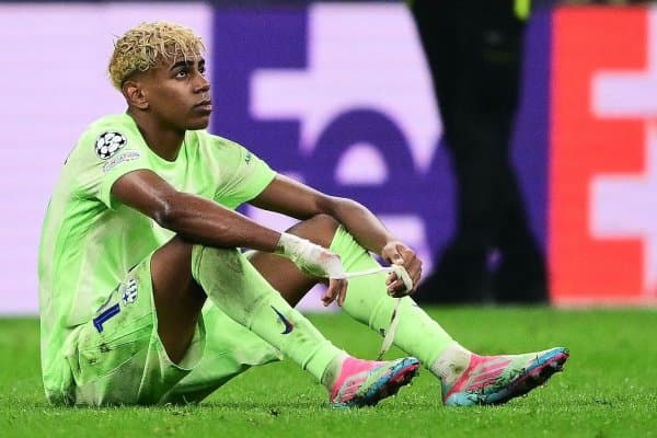 Ямал Англияда тўп тепмоқчи