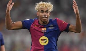 Ямал энг зўр ўйнаётган икки футболчи номини айтди. Улар Месси ҳам, Роналду ҳам эмас