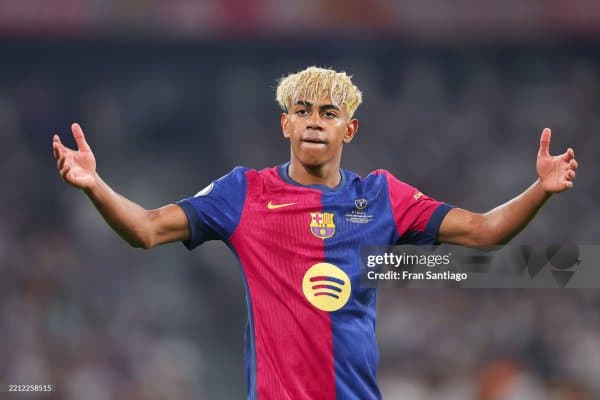 Ямал (ижтимоий тармоқда): "Биз ҳар сафар йиқилганимизда қайта туришга одатланганмиз"