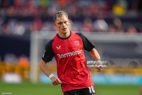 "Манчестер Сити" юлдуз футболчи трансфери юзасидан музокара ўтказди