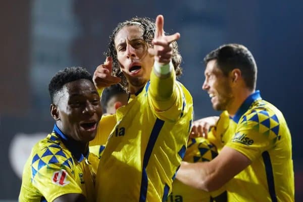 Юқори лигани тарк этган иккинчи жамоа номи маълум бўлди