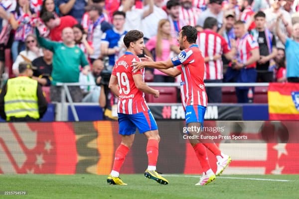 Ла Лига. Чемпионликни расмийлаштирган "Барселона" мағлуб бўлди. "Реал" Мбаппе ва Беллингемнинг голлари эвазига ғалаба қозонди. "Атлетико" эса "Бетис"ни йирик ҳисобда ютди