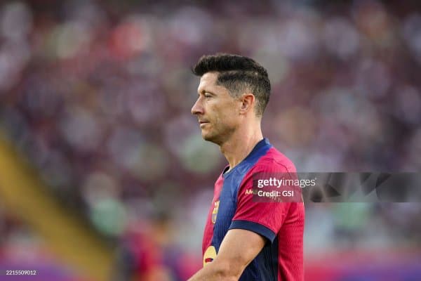 Деку Левандовскига ўринбосар сифатида футболчи олиб келиниши ҳақидаги саволга жавоб берди