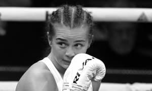 Боксчи аёл саратон касаллигидан вафот этди