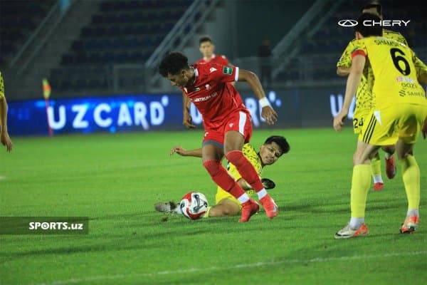 "Андижон" - "Сурхон" ўйинидан галерея 