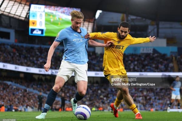 "Манчестер Сити" жазоирлик ҳимоячини сотиб олиши мумкин