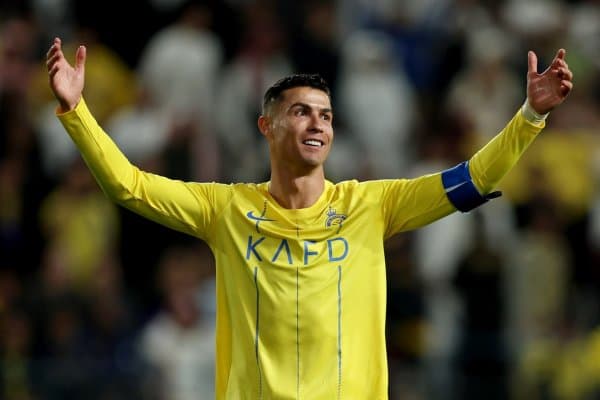 Роналду қаерда ўйнайди? Қийин танлов қиладиган пайт келди