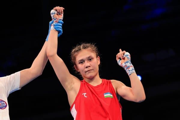 Феруза Казакова мезбон боксчини муддатдан аввал таслим этди