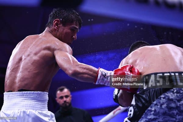 Муроджон Аҳмадалиев рақибни "эзиб ташлади"