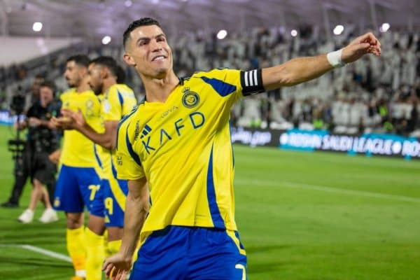 Роналду, уларни кутиб ол!