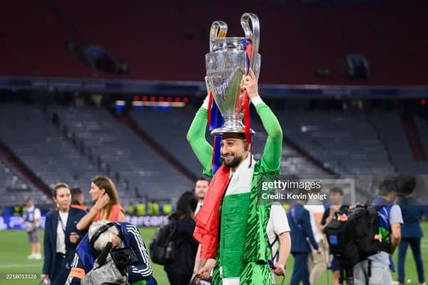 Доннарумма Луис Энрикенинг ишини баҳолади 