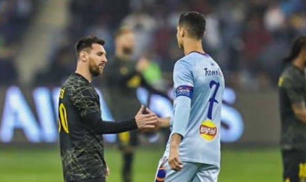 Мессини Роналдунинг ёнига олиб келишади