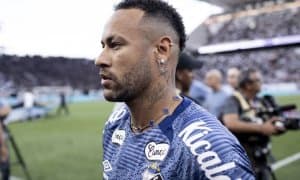 Майдондан ҳайдалган Неймар: Расво ҳакамлар кўп!