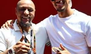 Роберто Карлос Трентга маслаҳат берди