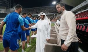 БАА футбол ассоциацияси президенти Ўзбекистонга қарши баҳс олдидан жамоа билан гаплашиб олди