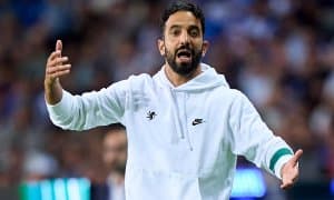 Манчестерликларга жамоани қутқарадиган мураббий топиб беришди