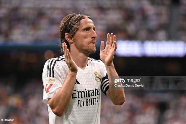 Модрич болалигидан мухлислик қилган клубида ўйнайди