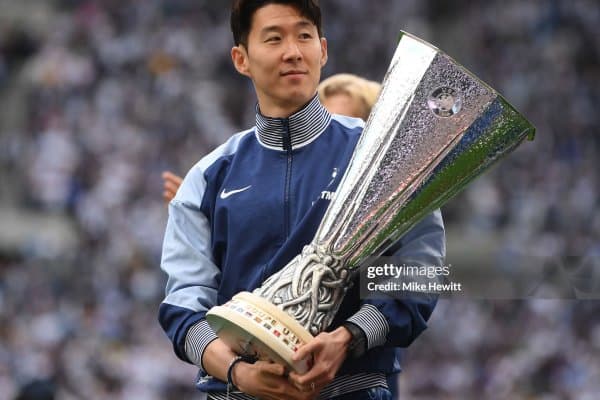 "Тоттенхэм"да ёзги тозаланиш: Соннинг номи ҳам рўйхатда