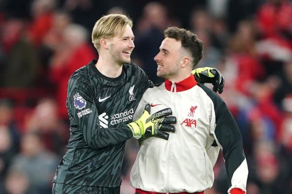 Расман. "Ливерпуль" футболчиси фаолиятини Лондон клубида давом эттиради