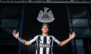 "Реал" ва "Барселона" қизиққан футболчи АПЛ клубига ўтди