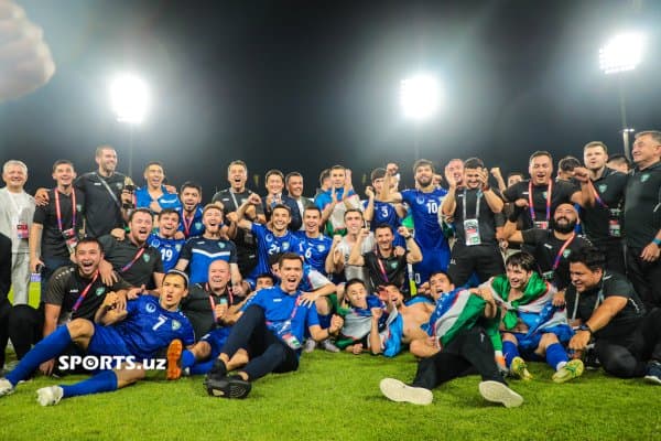 Қоч, Ўзбекистон келяпти! "Оқ бўрилар"нинг тарихий натижага эришган учрашувидан тарихий фотогалерея!